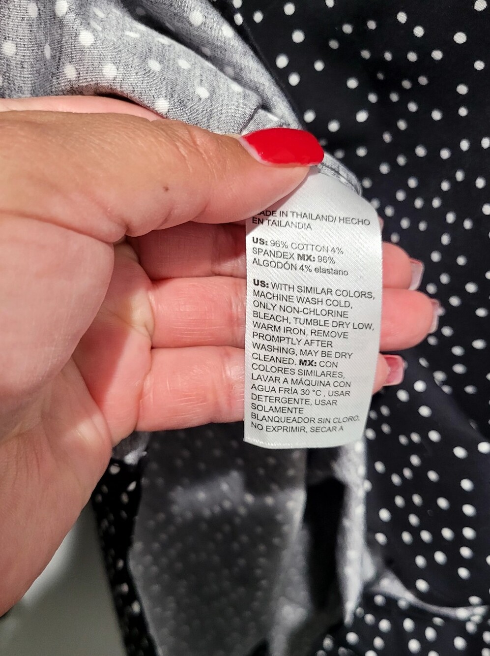 Chico's No Iron Polka Dot Button Front Shirt Long Sleeve Size US 4 Small - Picture 5 of 9
